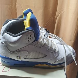 Jordan 5 Laney 7y